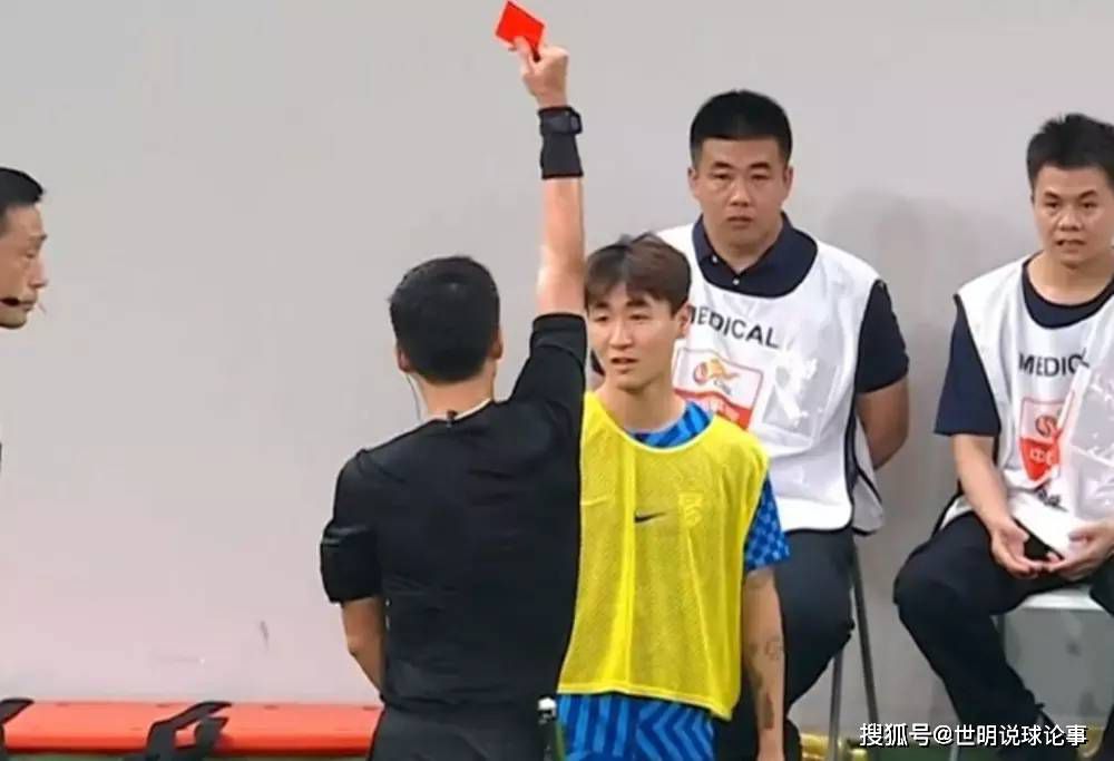 CCTV6 VIP影院 全部 电影 电视剧 影人 视频 图片 新闻 更新时间 所有 1小时内 今日内 1周内 1个月内 从资讯频道搜索 结果 13482 条 《三国杀·幻》杀青 王铮郑伊健隐藏身份引期待 2016-12-22 近日，由监制方平和新锐导演吕柯憬，出品人于宇昂联手打造，郑伊健、贾青、于荣光、谢天华、王铮等多位实力演员主演的英雄奇幻题材电影《三国杀·幻》历经两个多月的辛苦拍摄于近日终于正式杀青。